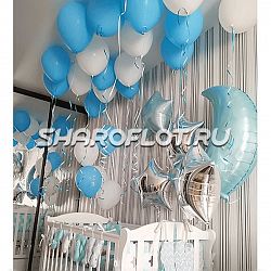 Оформление детской бело-голубыми шариками