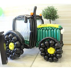 Фигура из шаров «Трактор»