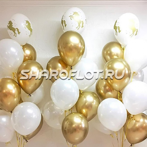 Фонтан из белых и золотых шаров
